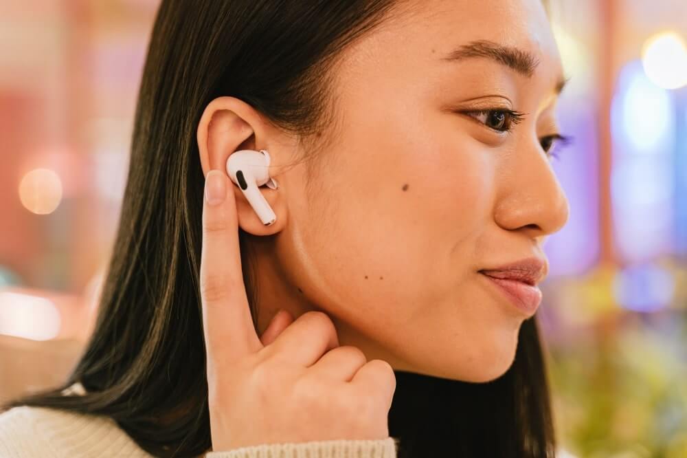 how to wear airpods 2 correctly